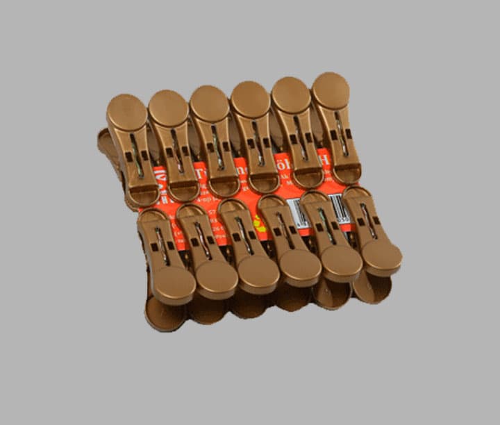 plastic clothespins