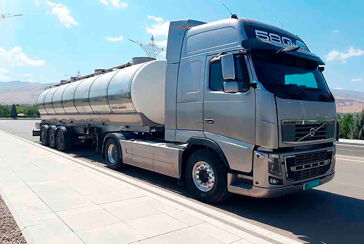 water tank truck